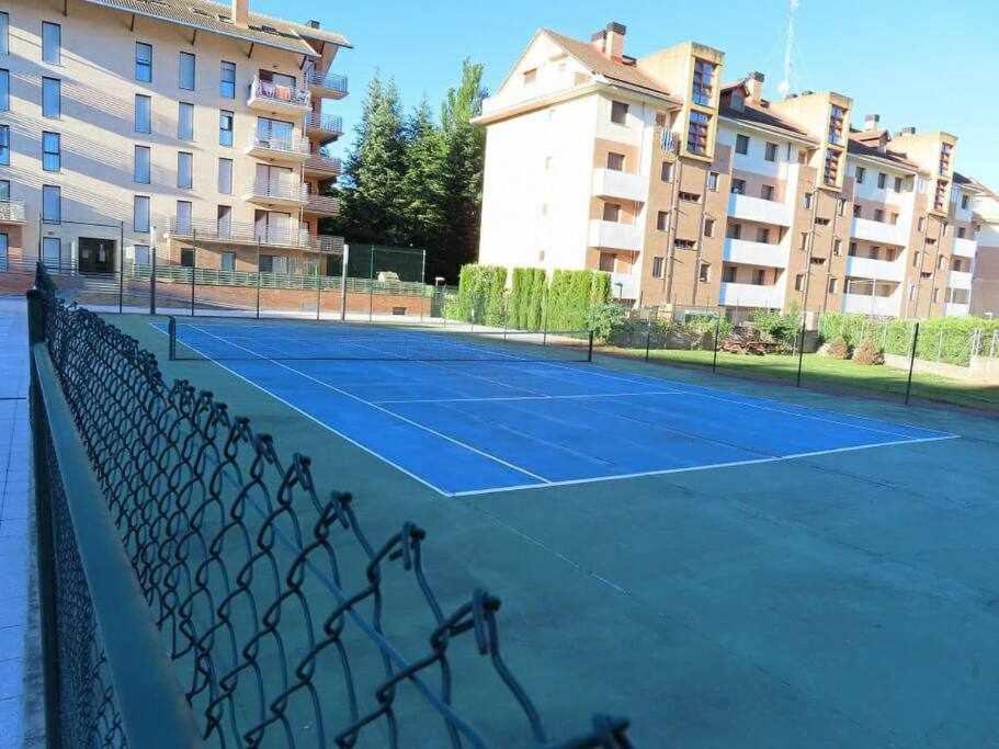 Appartement Precioso Atico Con Bonitas Vistas A La Pena Oroel à Jaca Extérieur photo