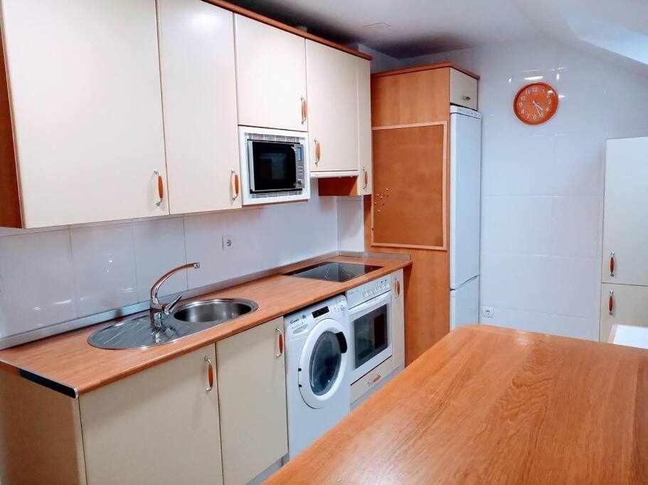 Appartement Precioso Atico Con Bonitas Vistas A La Pena Oroel à Jaca Extérieur photo
